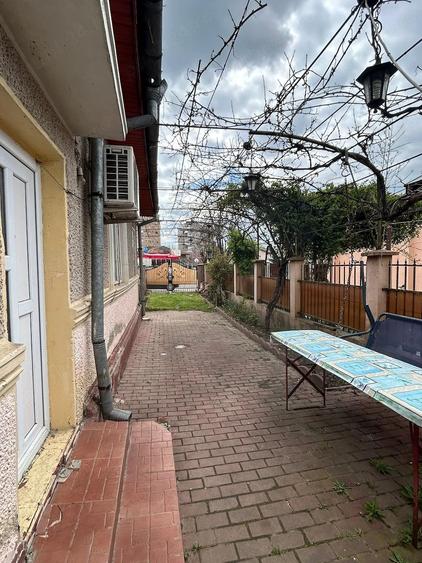 Casă cu 4 camere cu Teren 408 Mp în Central