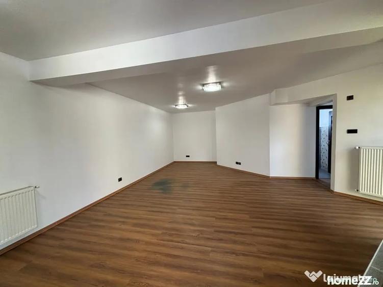 Casă cu 5 camere cu Teren 300 Mp în Colentina