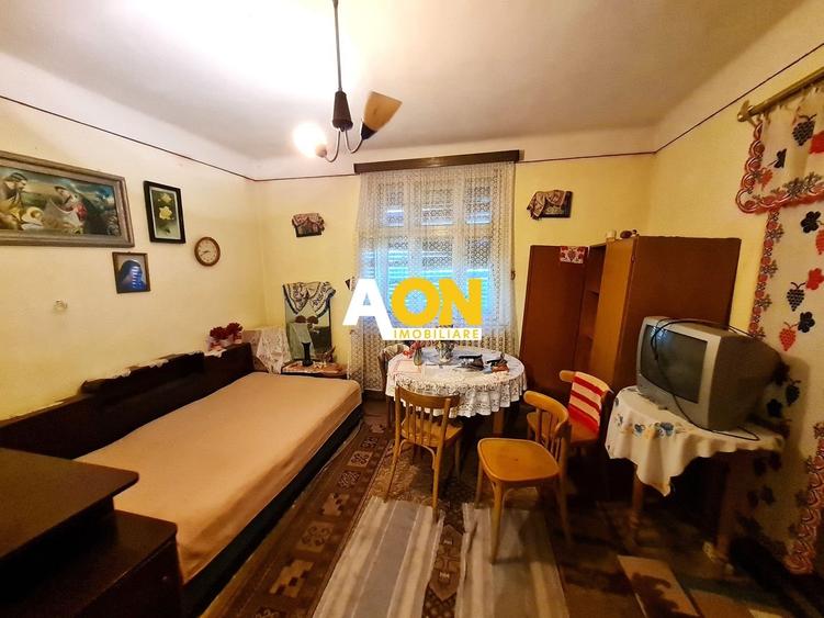 Casă individuală cu 3 camere cu Canalizare în Central