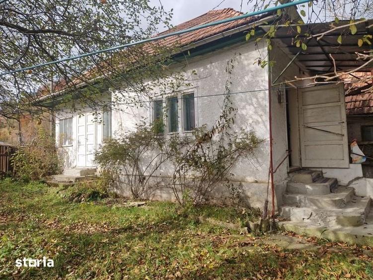 Casă cu 2 camere cu Teren 80 Mp în Corbu