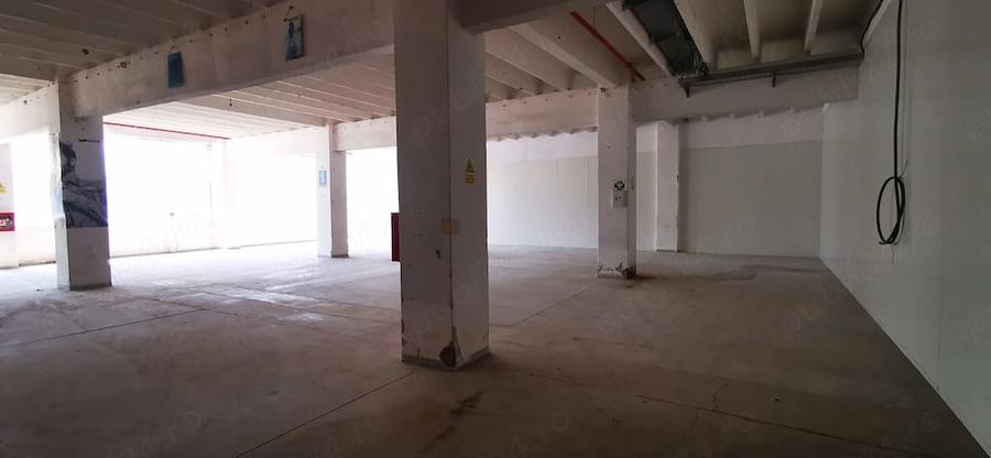 Spațiu comercial, de 380 mp, în Govândari