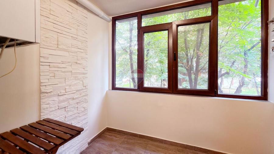 Apartament cu 3 camere decomandat, mobilat în Mihai Bravu