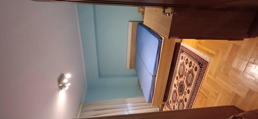 Apartament cu 4 camere decomandat în Banca Națională