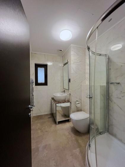 Apartament cu 3 camere semidecomandat în Primăverii