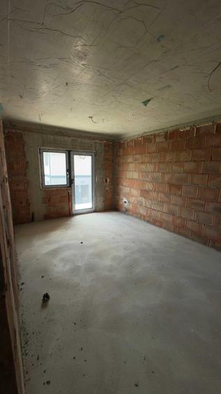 Apartament cu 2 camere decomandat în Valea Adâncă