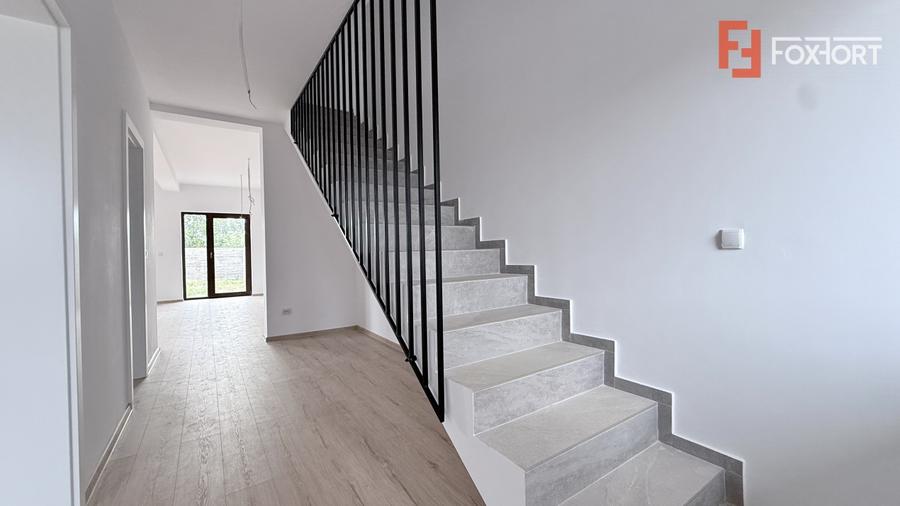 Duplex cu 4 camere cu Canalizare în Moșnița Veche