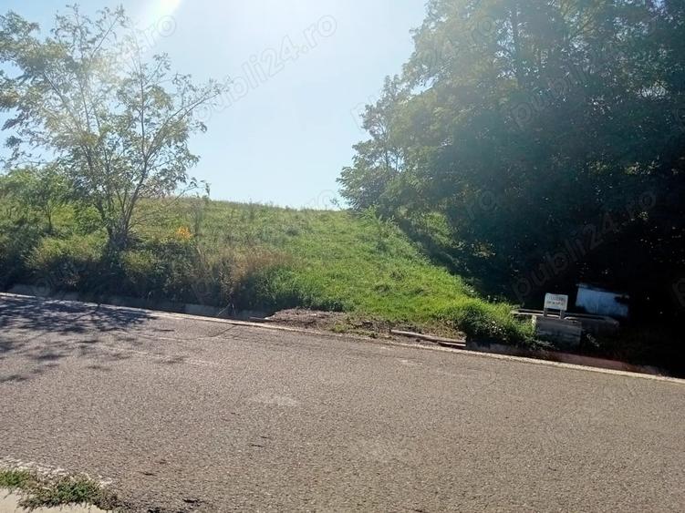 Teren de 1800 mp, în Văculești