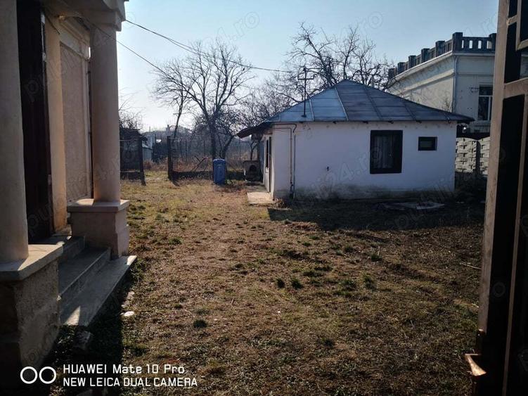 Casă cu 4 camere în Caracal