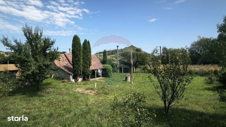 Casă cu 2 camere cu Teren 1138 Mp în Moardăș