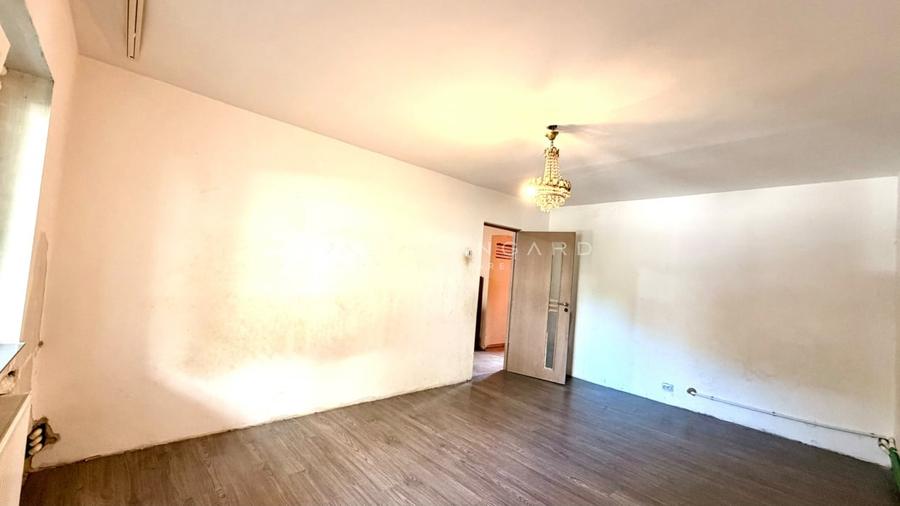 Apartament cu 3 camere decomandat, mobilat în Între Lacuri
