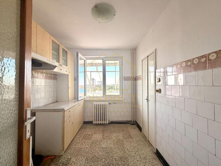 Apartament cu 3 camere semidecomandat în Take Ionescu