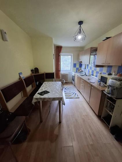 Apartament cu 3 camere decomandat în Govândari