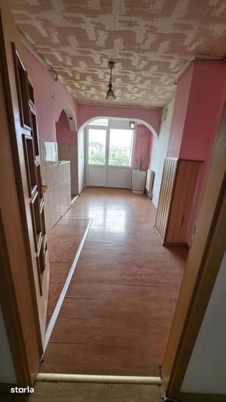 Apartament cu 4 camere decomandat în Tolstoi