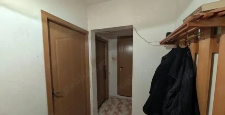 Apartament cu 4 camere semidecomandat în Brâncoveanu