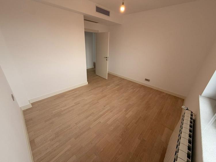 Apartament cu 4 camere decomandat în Iancu Nicolae