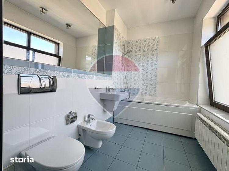Casă cu 6 camere cu Teren 1010 Mp în Dârste
