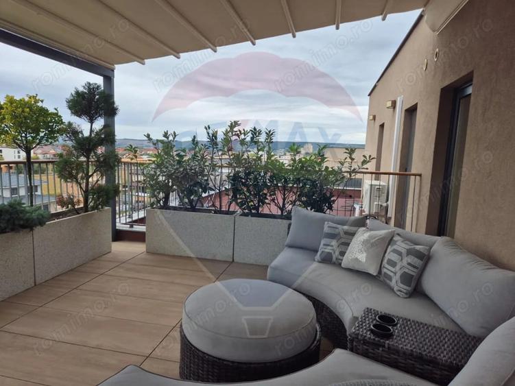 Apartament cu 4 camere decomandat în Unirii