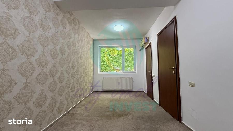 Casă cu 10 camere cu Teren 182 Mp în Cișmigiu
