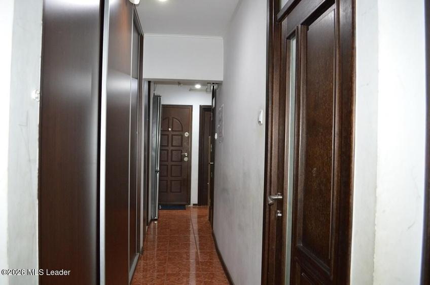 Apartament cu 3 camere decomandat, mobilat în Popa Șapcă