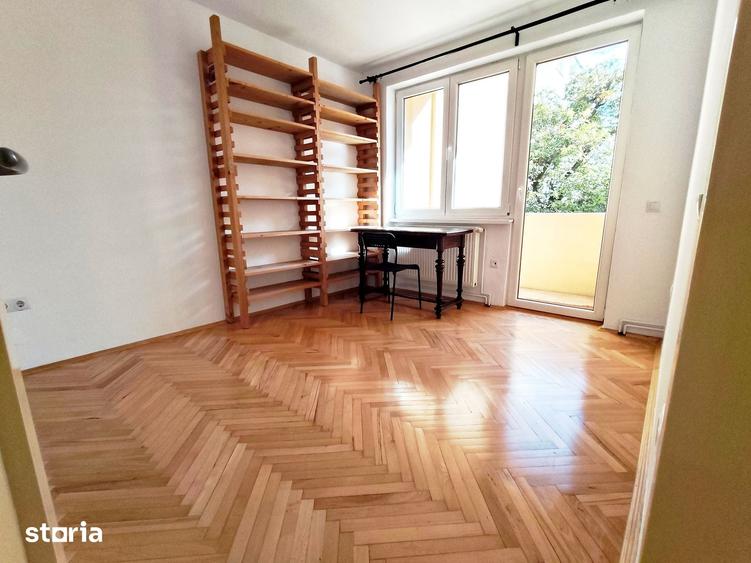 Apartament cu 4 camere în Plopilor