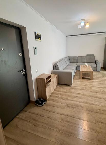 Apartament cu 2 camere semidecomandat, mobilat în Mărăști
