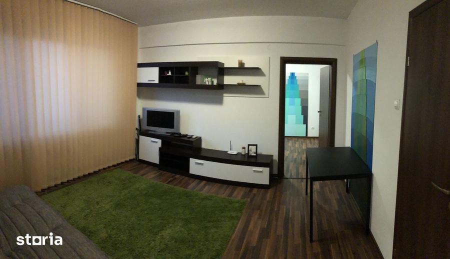 Apartament cu 2 camere semidecomandat, mobilat în Sud