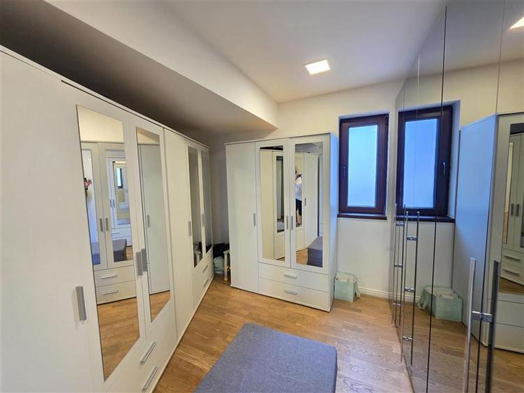 Casa Mogosoaia 10 camere - s.u. 280 mp - teren 620 mp - 26