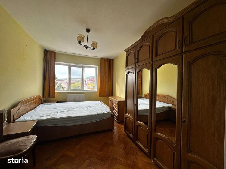 Apartament cu 3 camere semidecomandat în Central