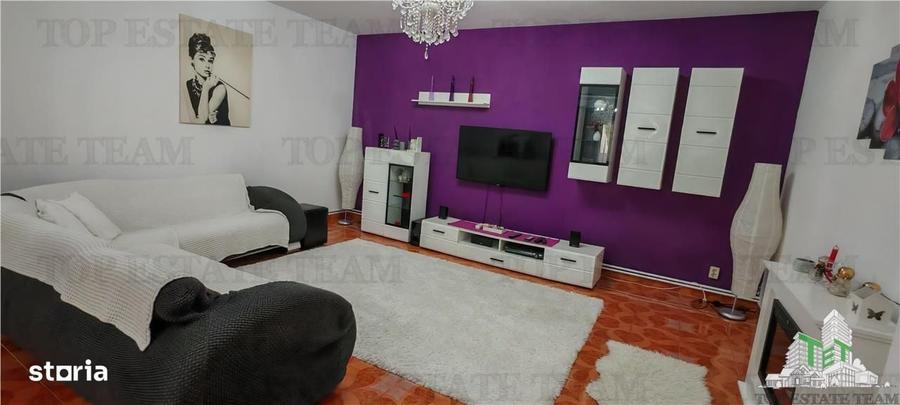 Casă cu 4 camere în Roșu