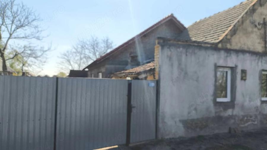 Casă cu Teren 1917 Mp în Nerău