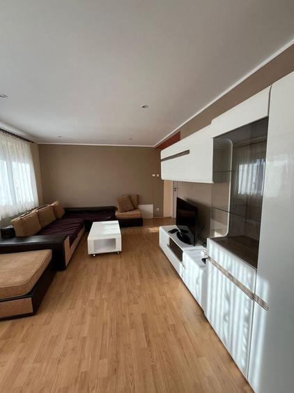 Apartament cu 2 camere decomandat în Micești