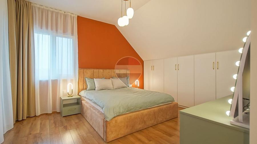 Casă individuală cu 4 camere cu Teren 450 Mp în Est