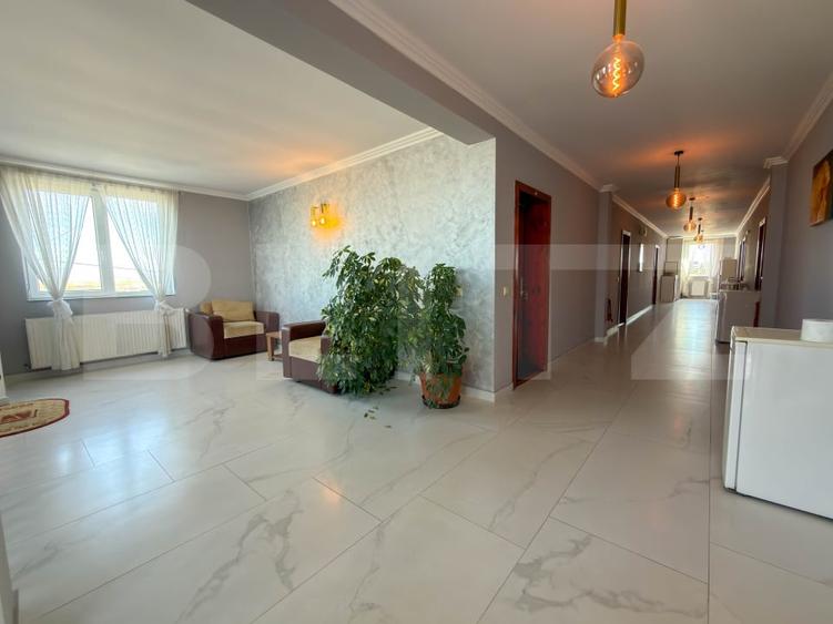 Spațiu comercial, de 1,030 mp, în Sânmartin
