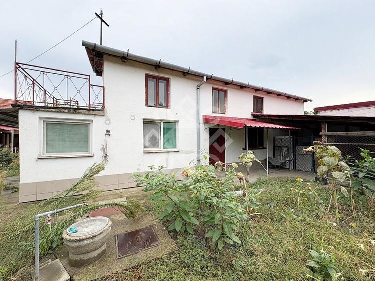 Casă individuală cu 5 camere semidecomandat cu Canalizare în Iosia