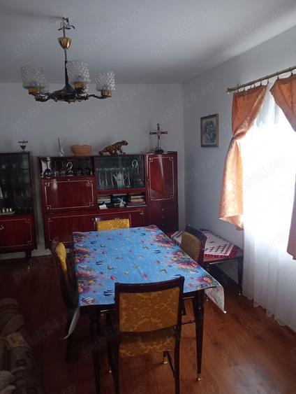 Casă cu 4 camere în Roznov