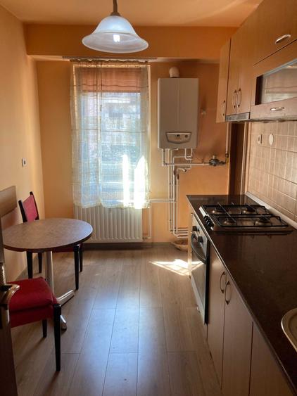 Apartament cu 3 camere decomandat în 1 Decembrie 1918