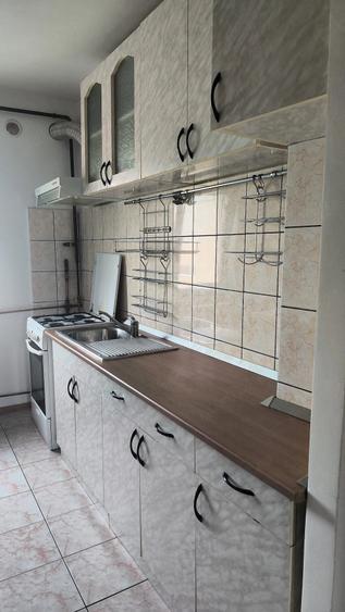 Apartament cu 2 camere nedecomandat în Soarelui