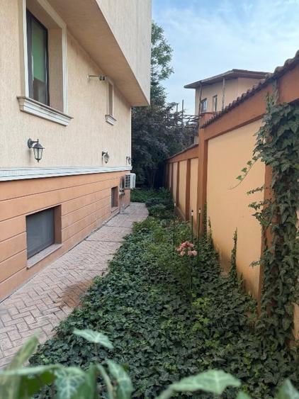 Apartament cu 2 camere semidecomandat, mobilat în Grozăvești