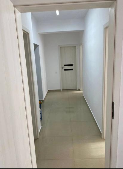 Apartament cu 3 camere decomandat în Militari