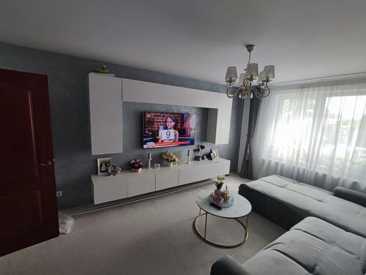 Apartament cu 3 camere decomandat în Unirii