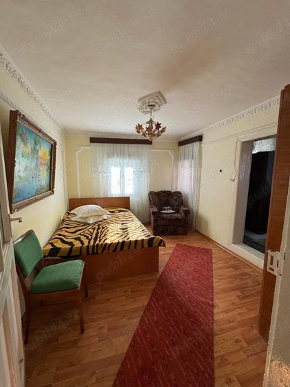 Casă cu 5 camere cu Teren 2750 Mp în Central