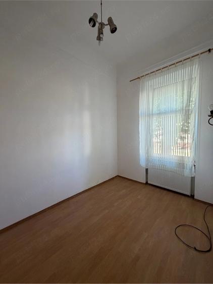 Casă cu 3 camere cu Teren 130 Mp în Eminescu