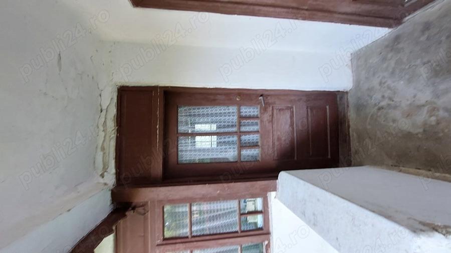 Casă cu 5 camere în Polovragi