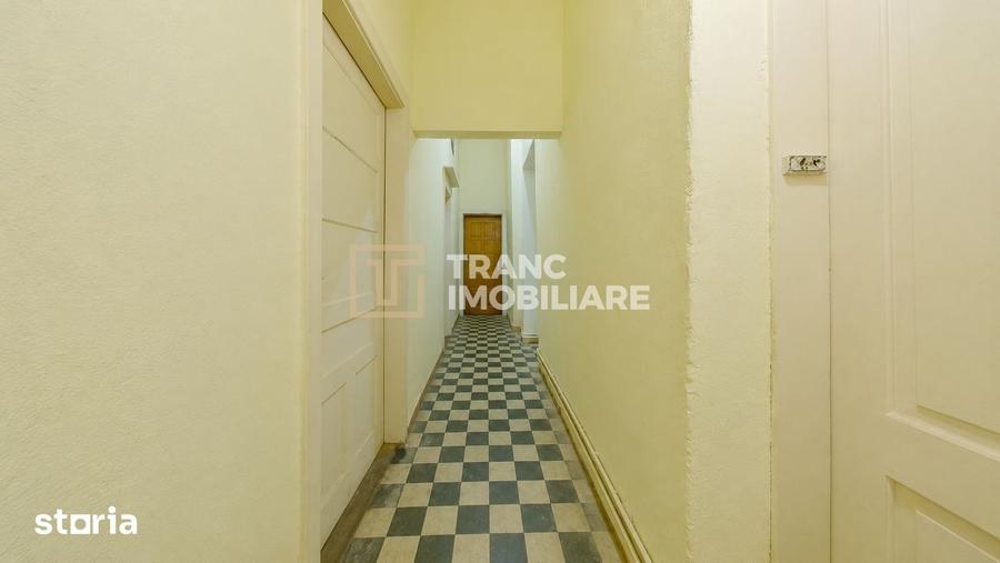 Apartament cu 8 camere în Central