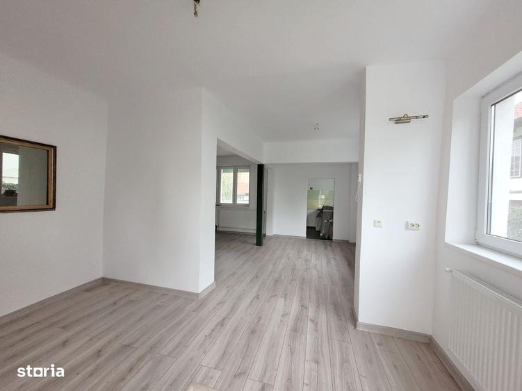 Spațiu comercial, de 100 mp, în Gruia