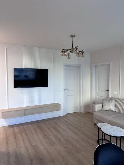 Apartament cu 2 camere semidecomandat, mobilat în Florești