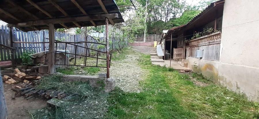 Casă cu 4 camere în Bâscenii de Sus
