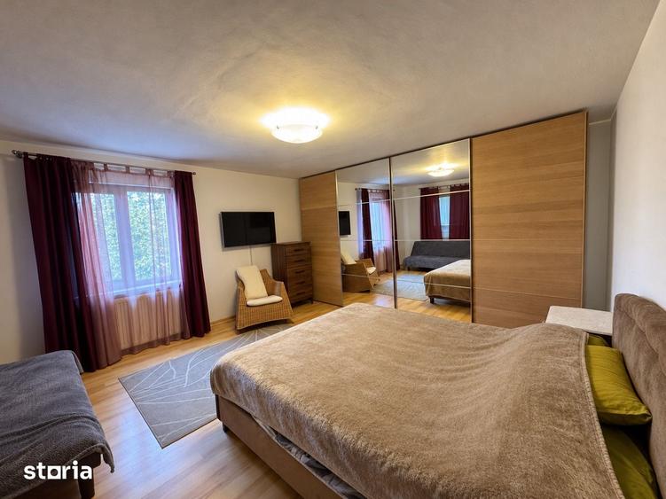 Casă cu 6 camere cu Teren 1538 Mp în Dănești