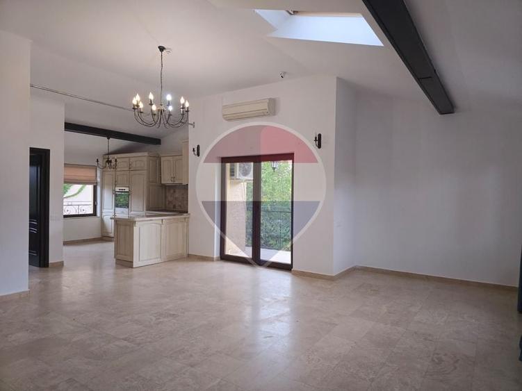 Casă individuală cu 8 camere cu Teren 405 Mp în Grigorescu
