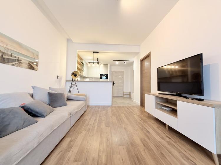 Apartament cu 2 camere semidecomandat, mobilat în Mamaia-Sat